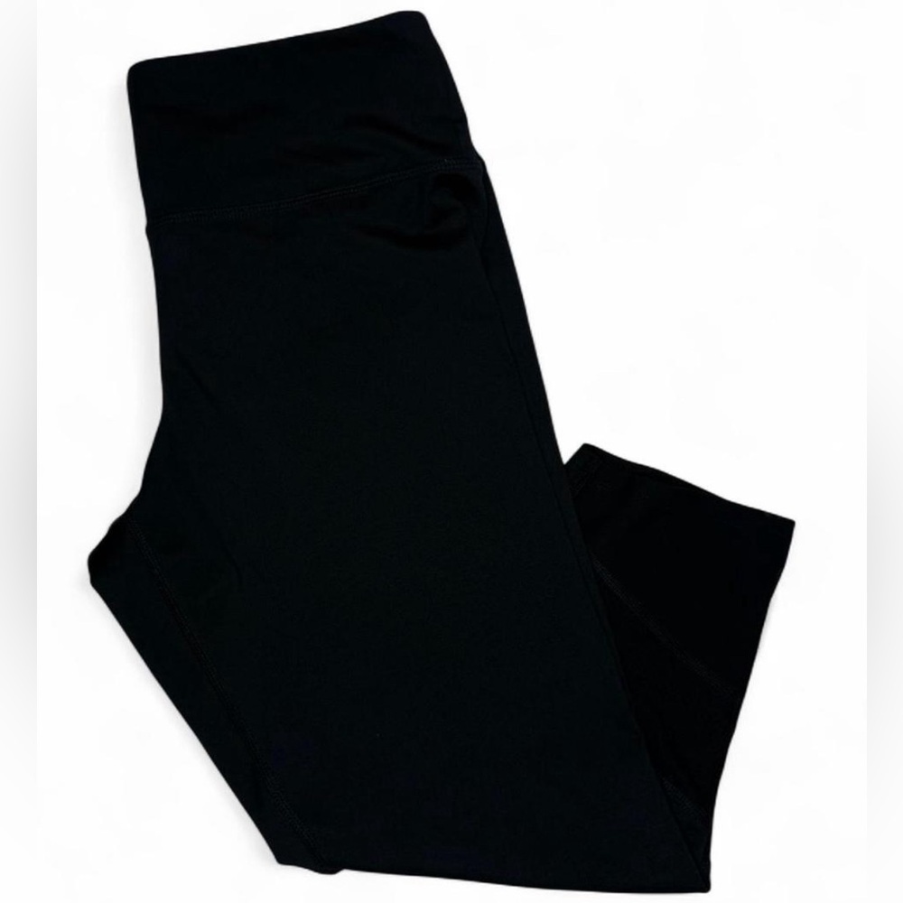 FOREVER 21 Capri Leggings • Jet Black Activewear • Large • With Pocket • Mesh